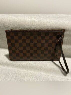 Louis Vuitton Damier Ebene Neverfull Pouch